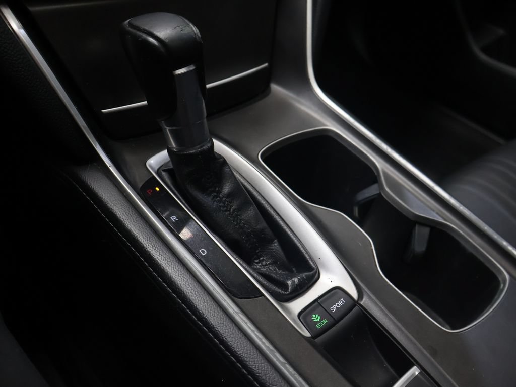 Used 2018 Honda Accord Touring image 26