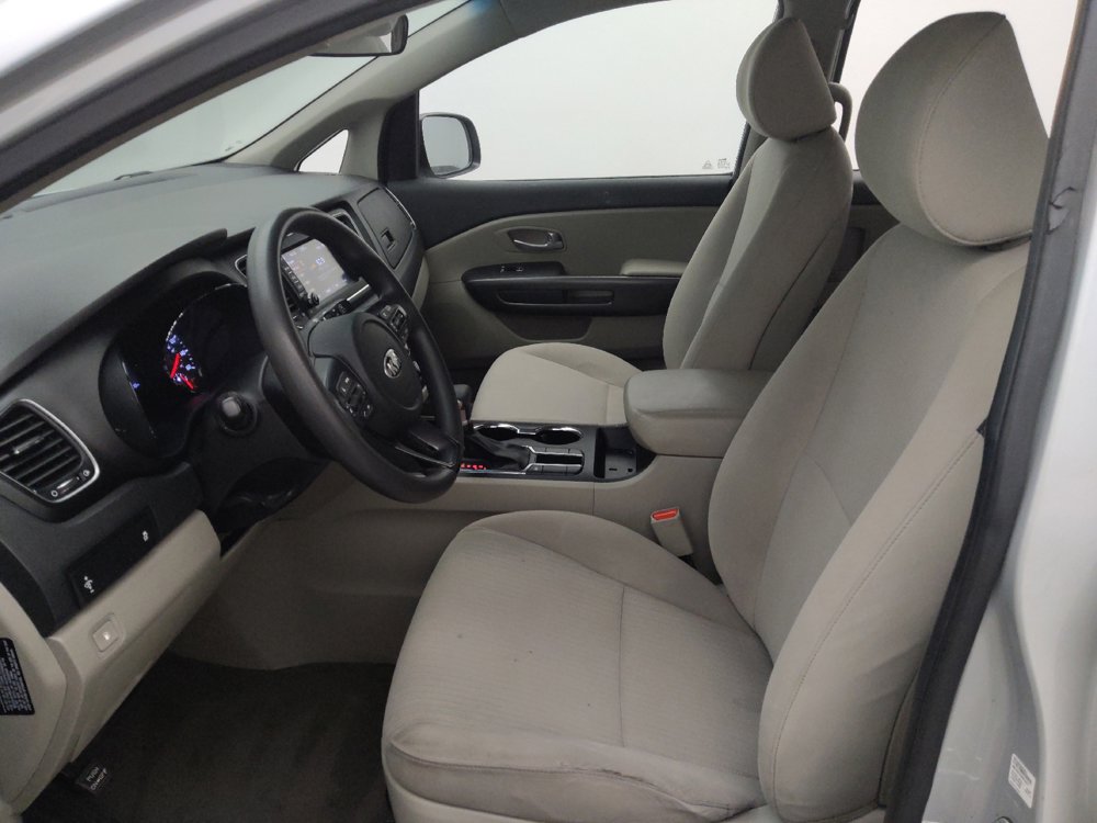 Used 2019 Kia Sedona L FWD image 17