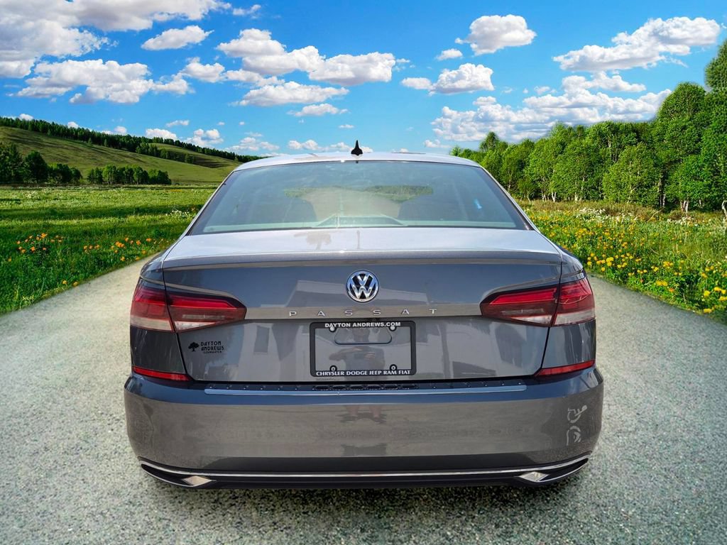 Used 2022 Volkswagen Passat 2.0T SE FWD image 5