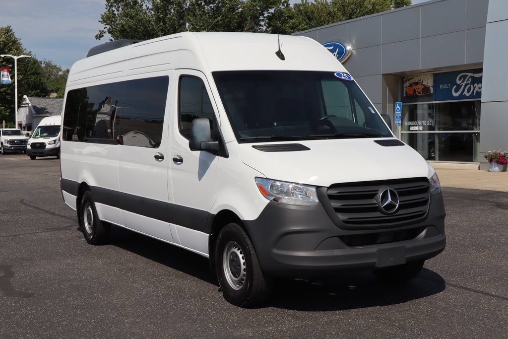 Used 2025 Mercedes-Benz Sprinter 2500 image 2
