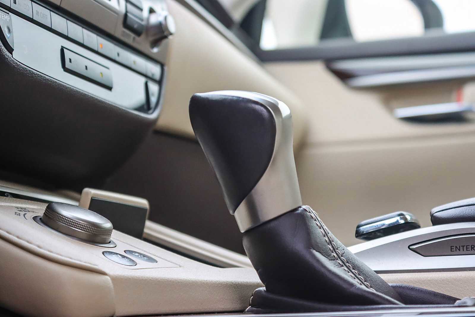 Used 2016 Lexus ES 300h image 22