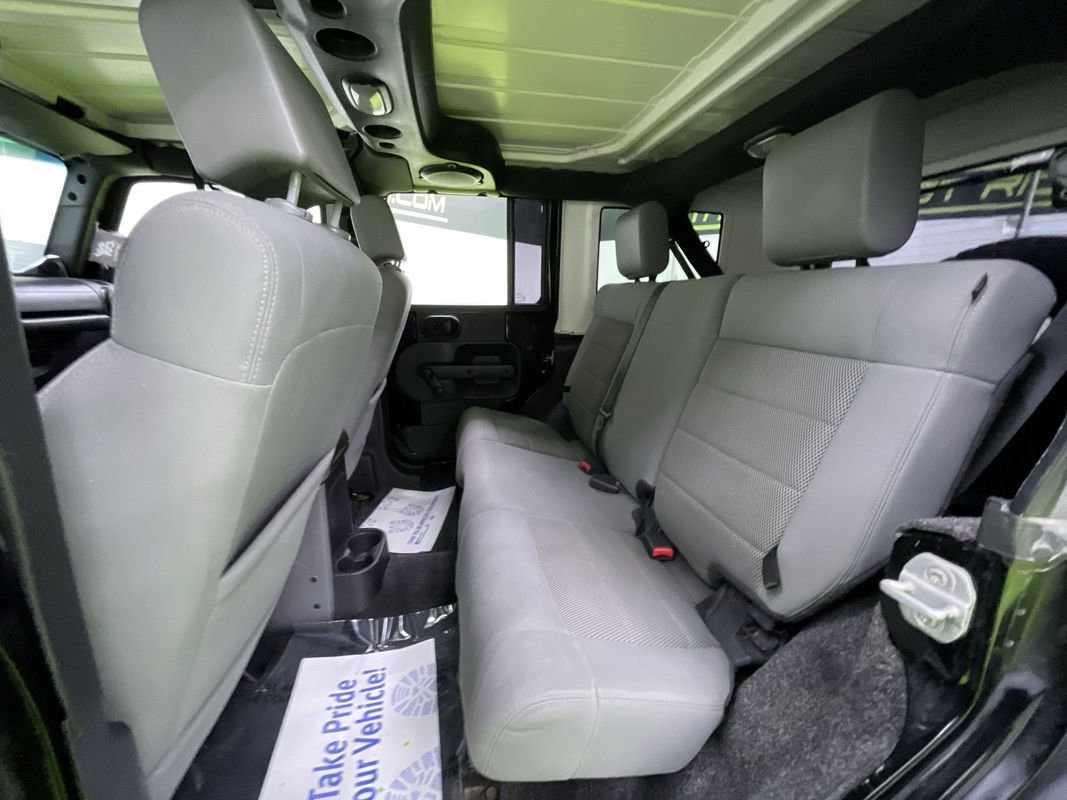 Used 2008 Jeep Wrangler Unlimited Rubicon w/ Dual Top Group image 26