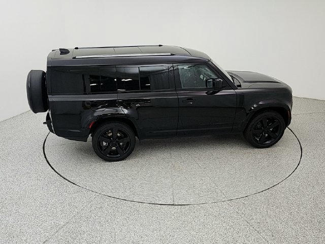 New 2026 Land Rover Defender 130 X-Dynamic SE AWD/4WD image 16