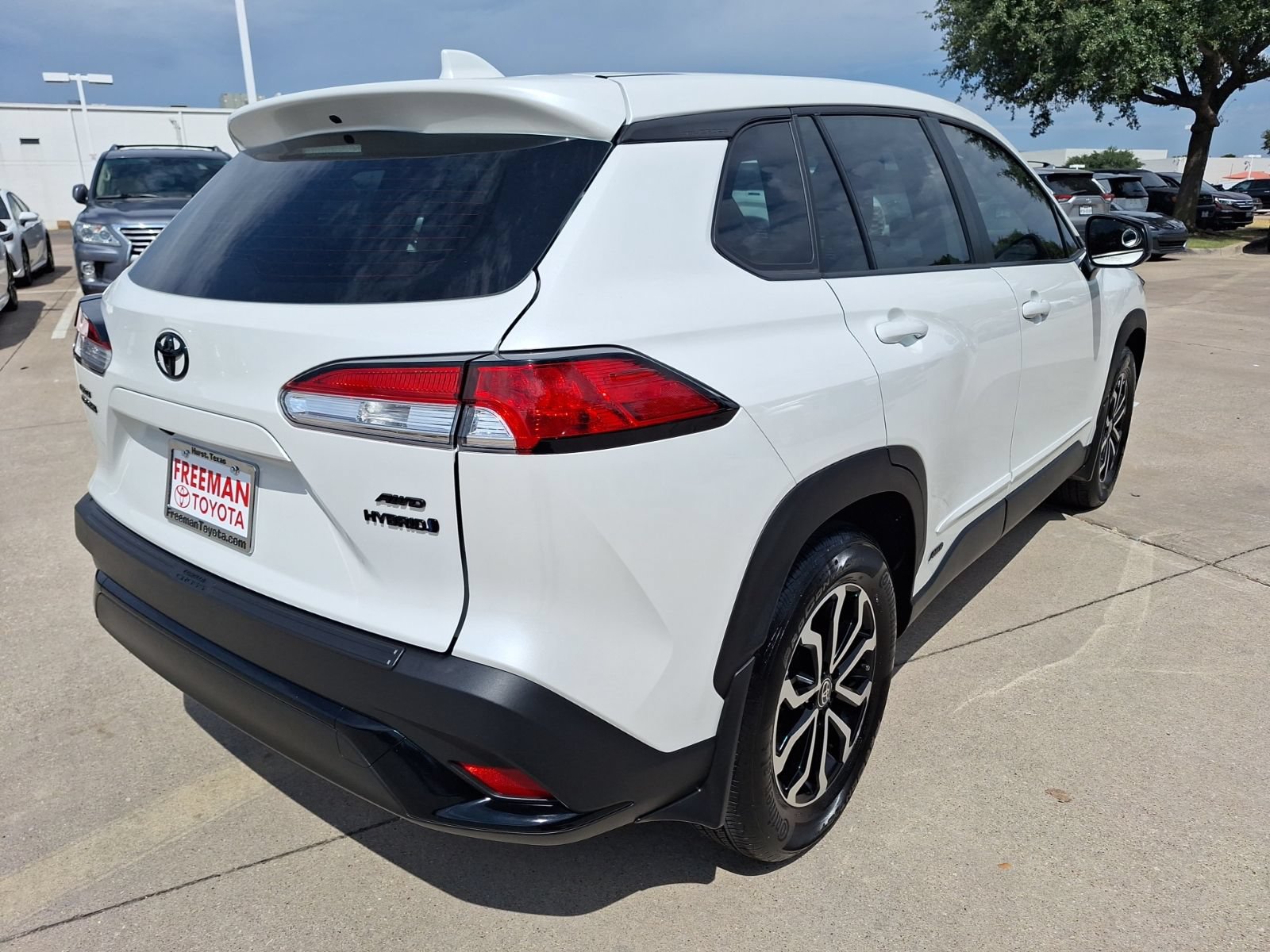 Used 2024 Toyota Corolla Cross AWD Hybrid image 6
