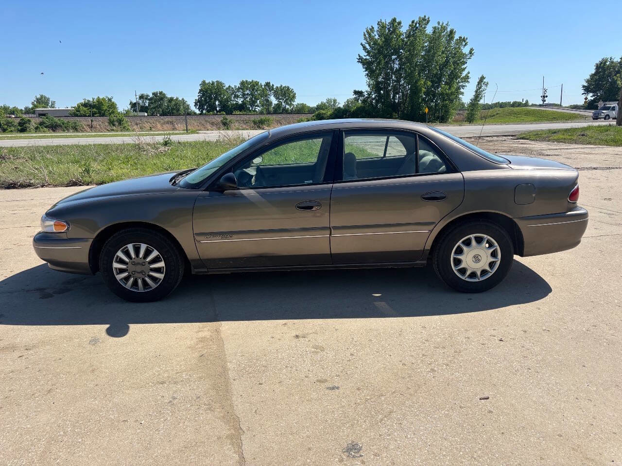 Used 2002 Buick Century Custom FWD image 10