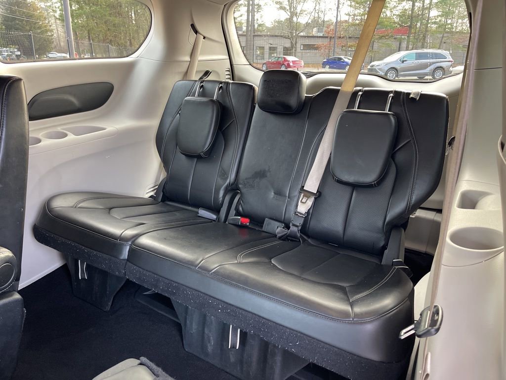 Used 2024 Chrysler Pacifica Touring-L image 26