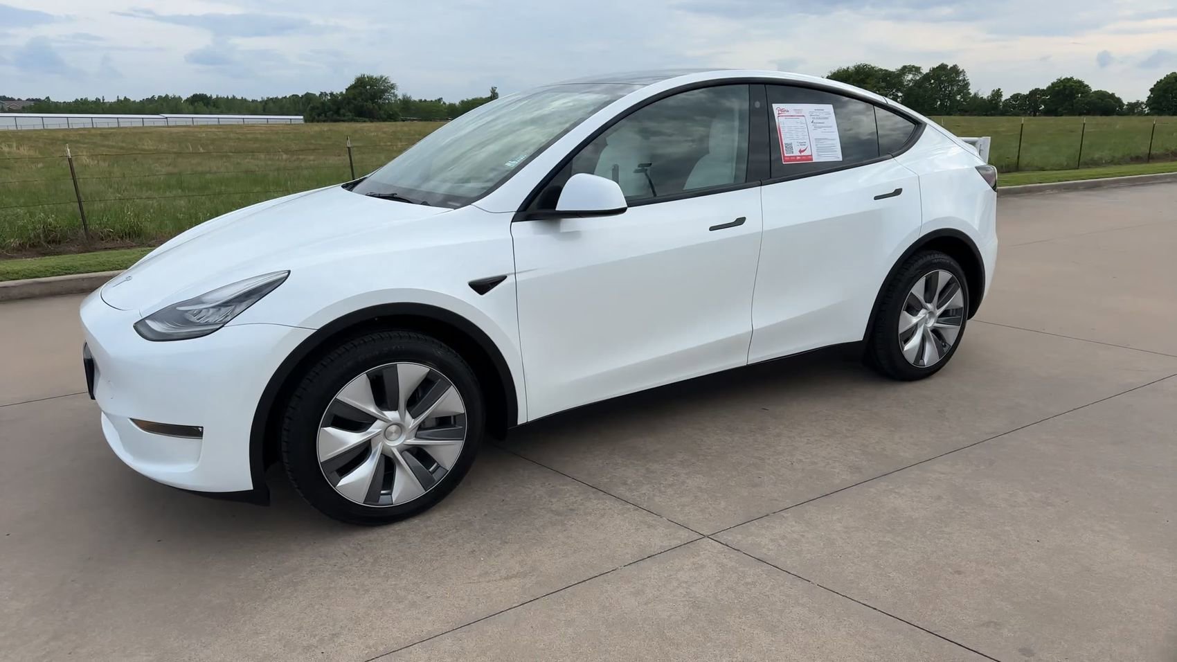 Used 2023 Tesla Model Y Long Range AWD/4WD image 4