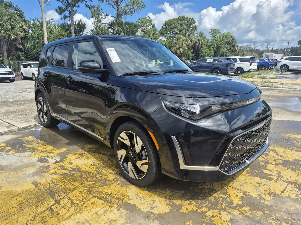 New 2025 Kia Soul GT-Line image 2