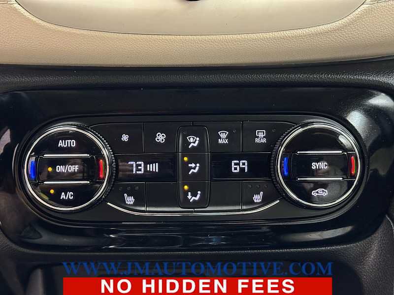Used 2020 Buick Encore GX Essence w/ Experience Buick Package AWD/4WD image 29