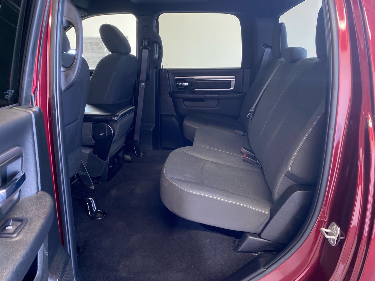 Used 2024 RAM 1500 Warlock RWD image 32