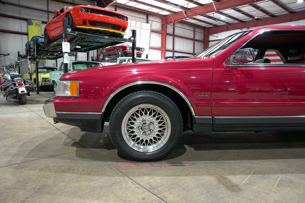Used 1990 Lincoln Mark VII LSC RWD image 3