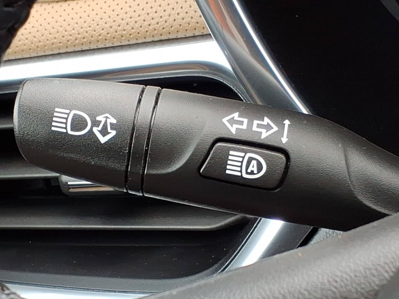 Used 2022 Chevrolet Equinox Premier AWD/4WD image 28
