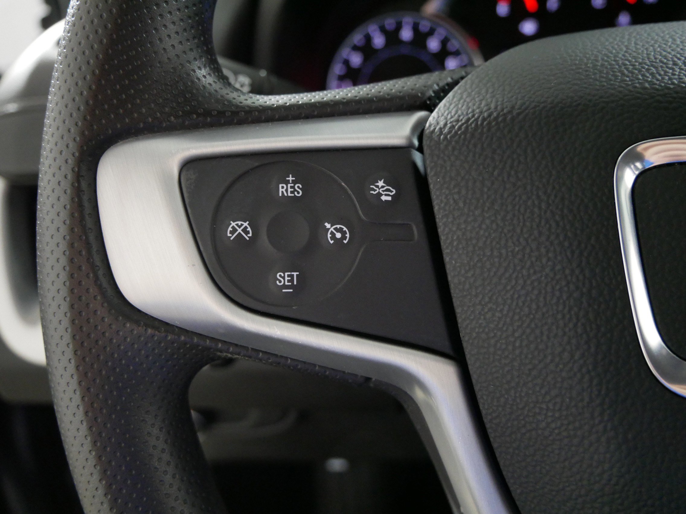 Used 2023 GMC Terrain SLE w/ Driver Convenience Package image 27