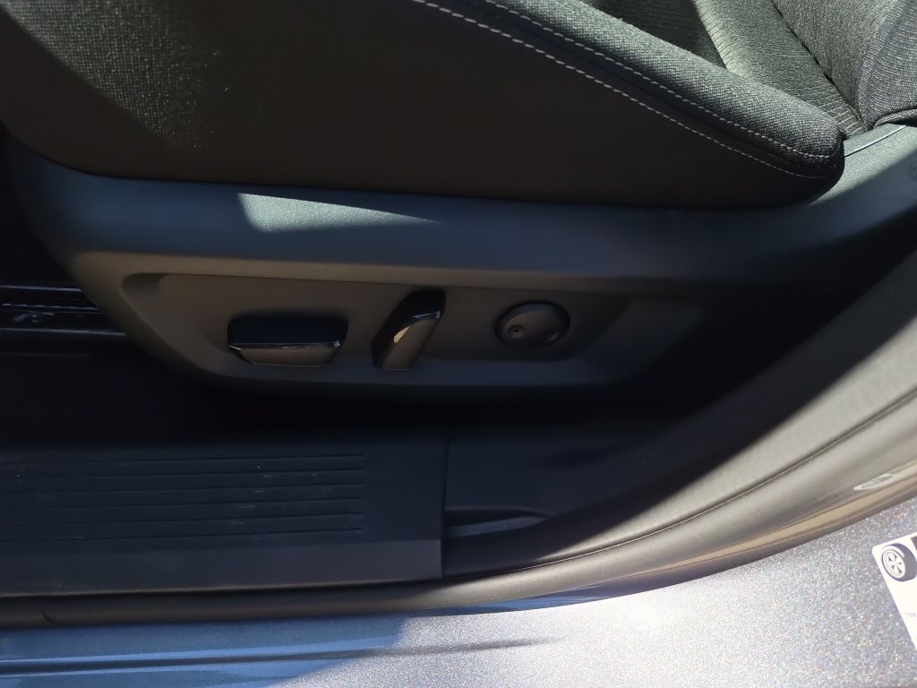 Certified 2026 Nissan Rogue SV FWD image 20