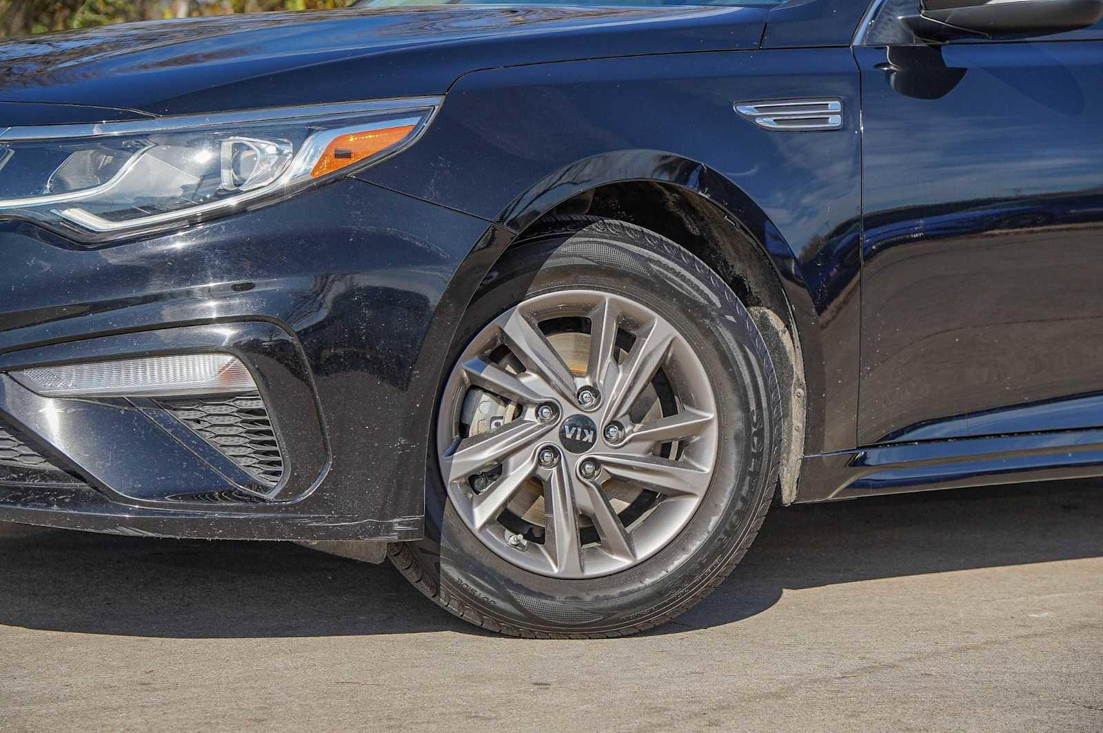 Used 2020 Kia Optima LX image 3