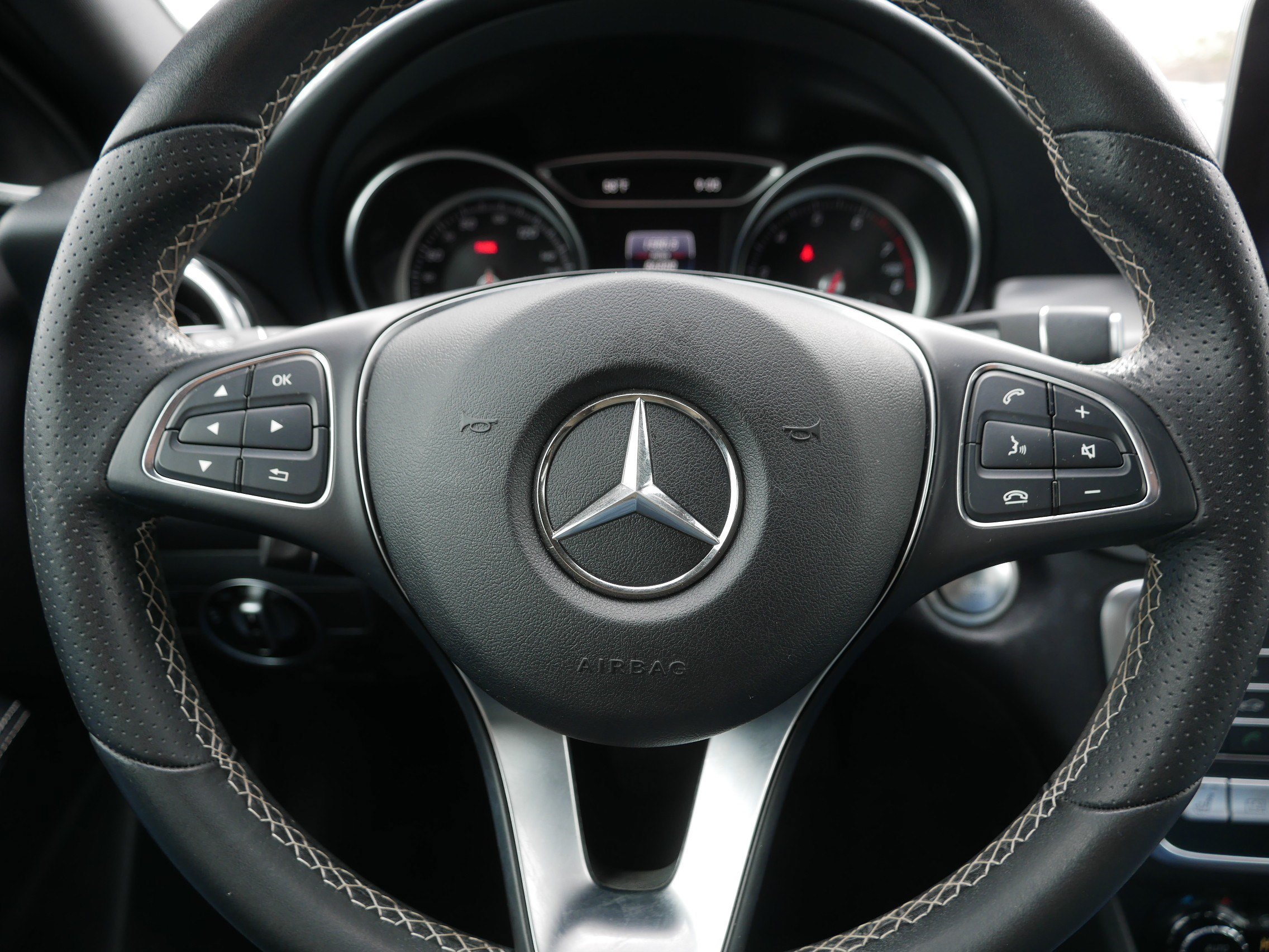 Used 2018 Mercedes-Benz GLA 250 4MATIC image 25