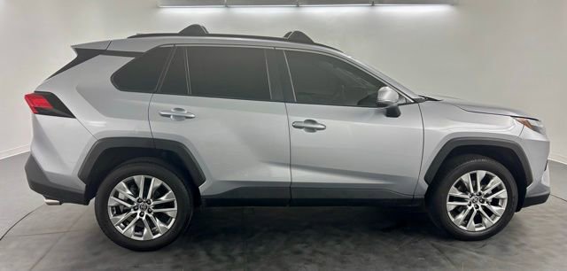 Used 2024 Toyota RAV4 XLE Premium image 9