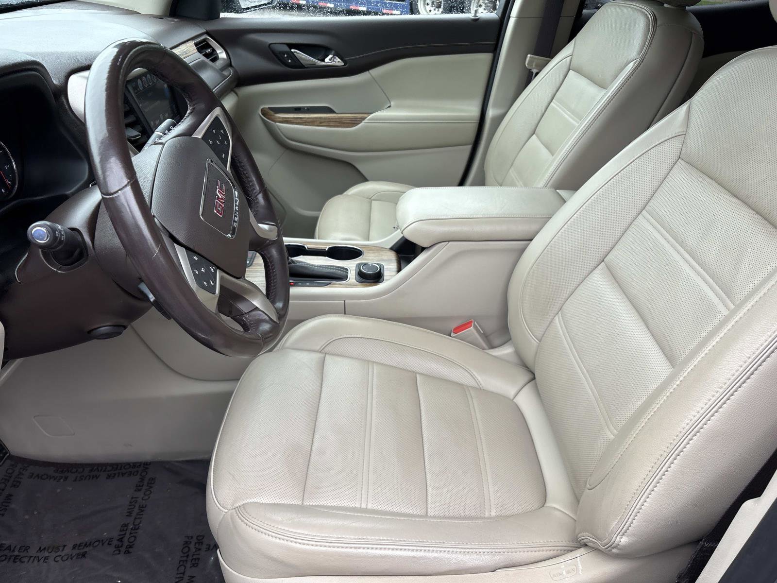 Used 2019 GMC Acadia Denali w/ Technology Package FWD image 15