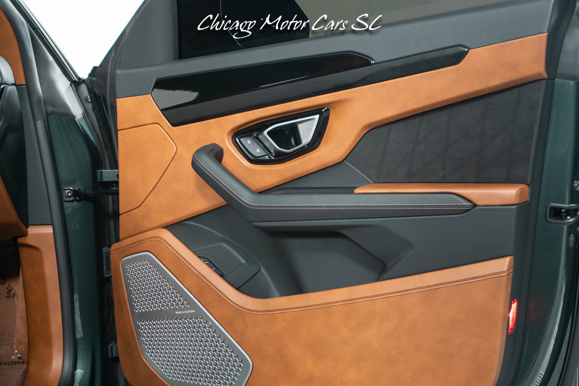 Used 2021 Lamborghini Urus AWD/4WD image 56