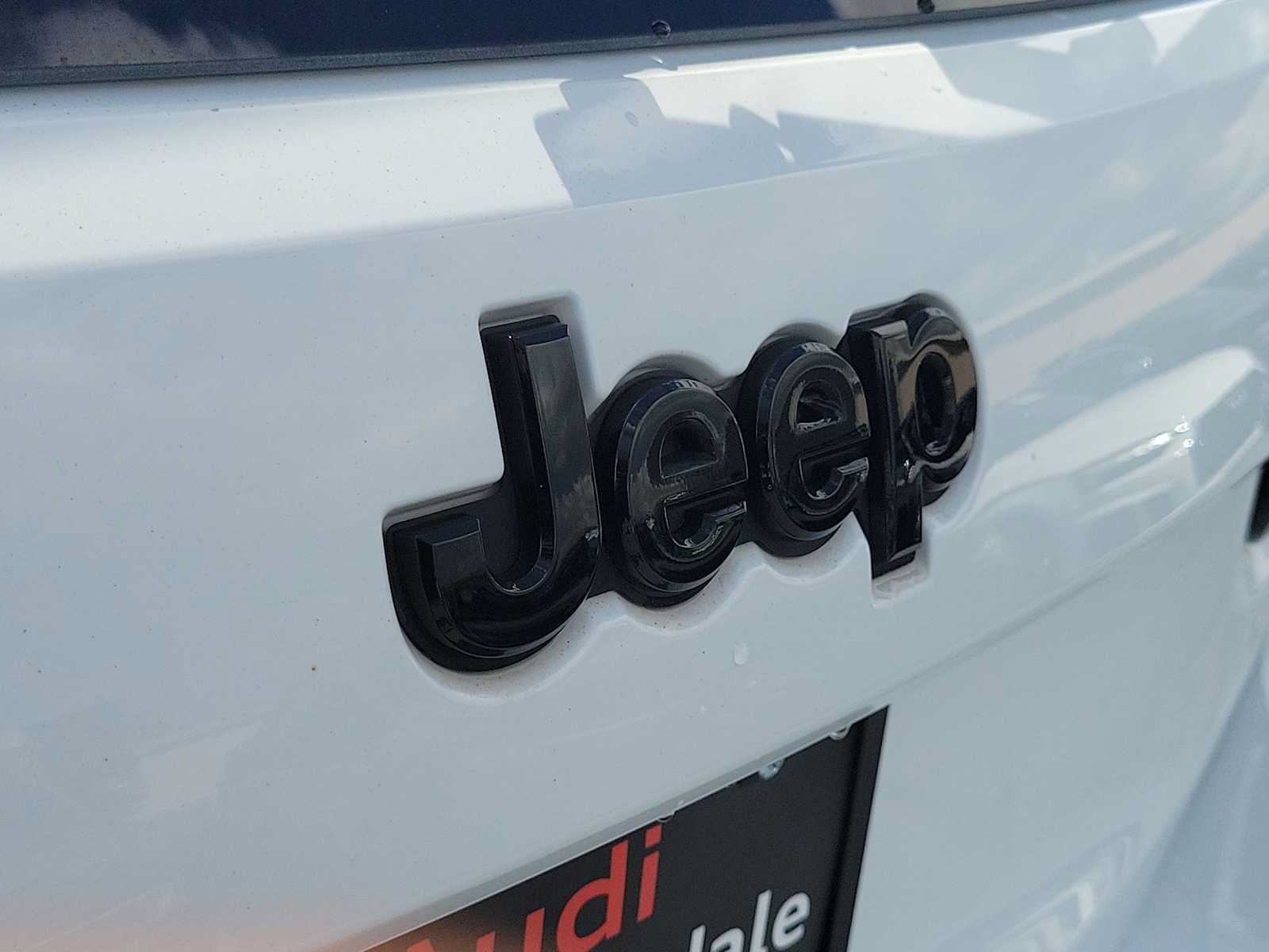 Used 2020 Jeep Grand Cherokee Altitude RWD image 10
