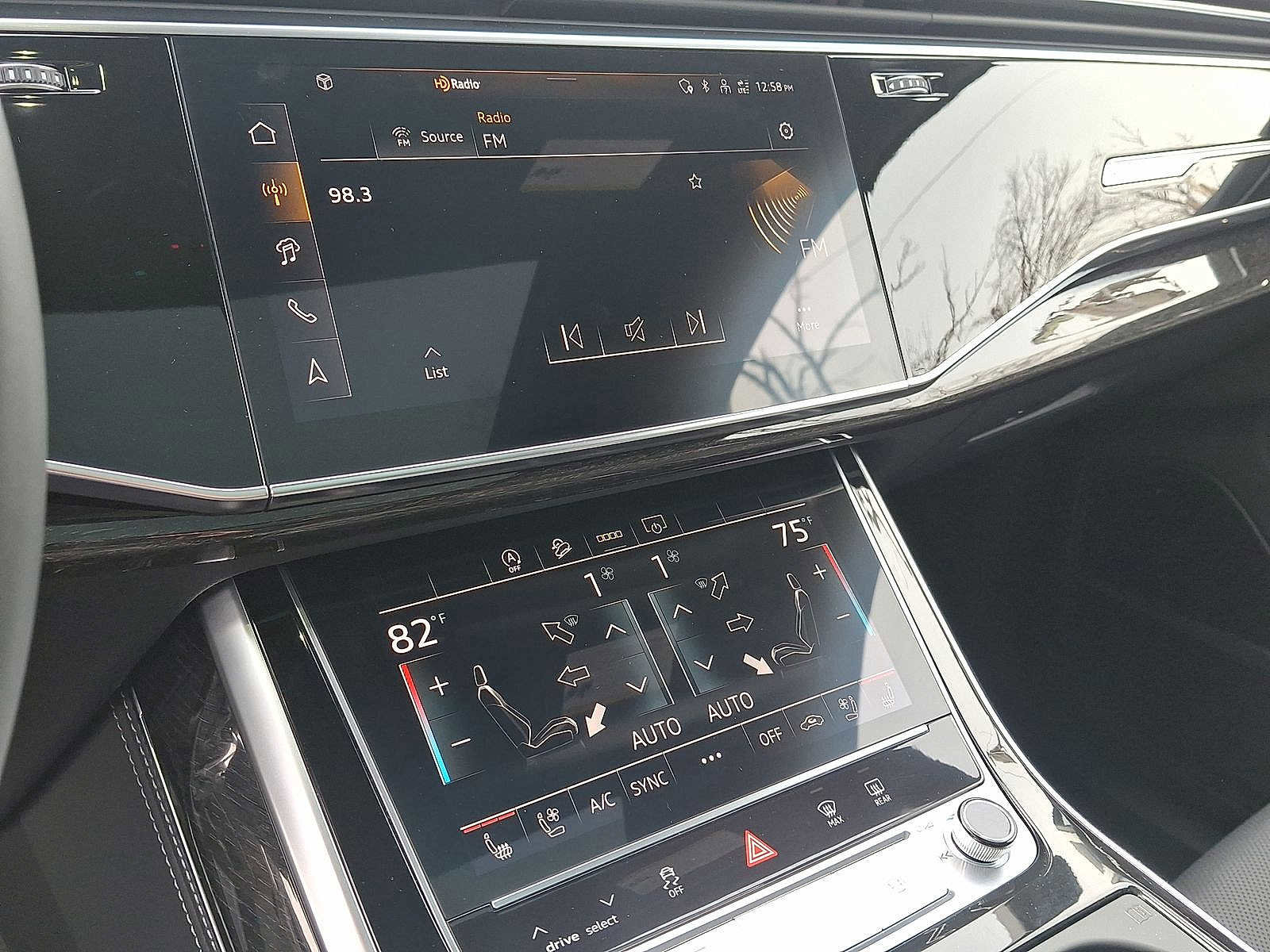 Certified 2025 Audi Q7 3.0T Premium Plus image 14