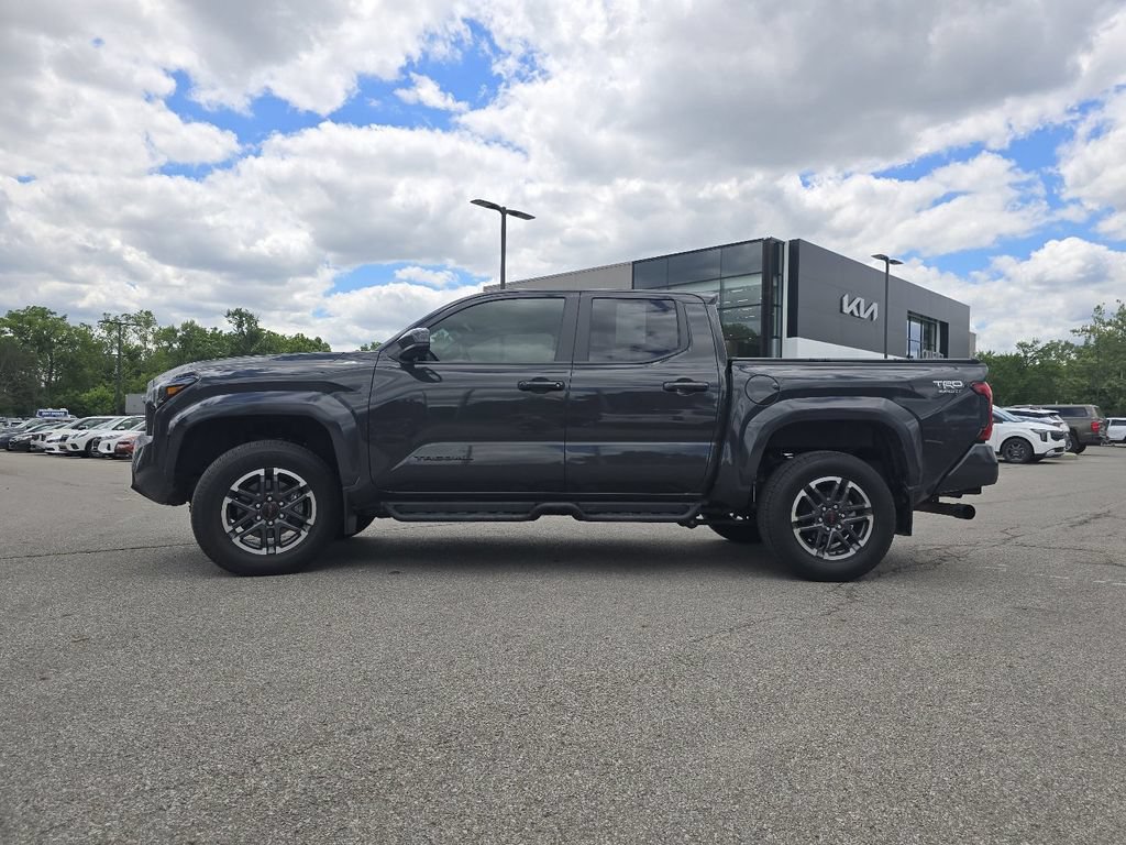 Used 2024 Toyota Tacoma TRD Sport AWD/4WD image 12