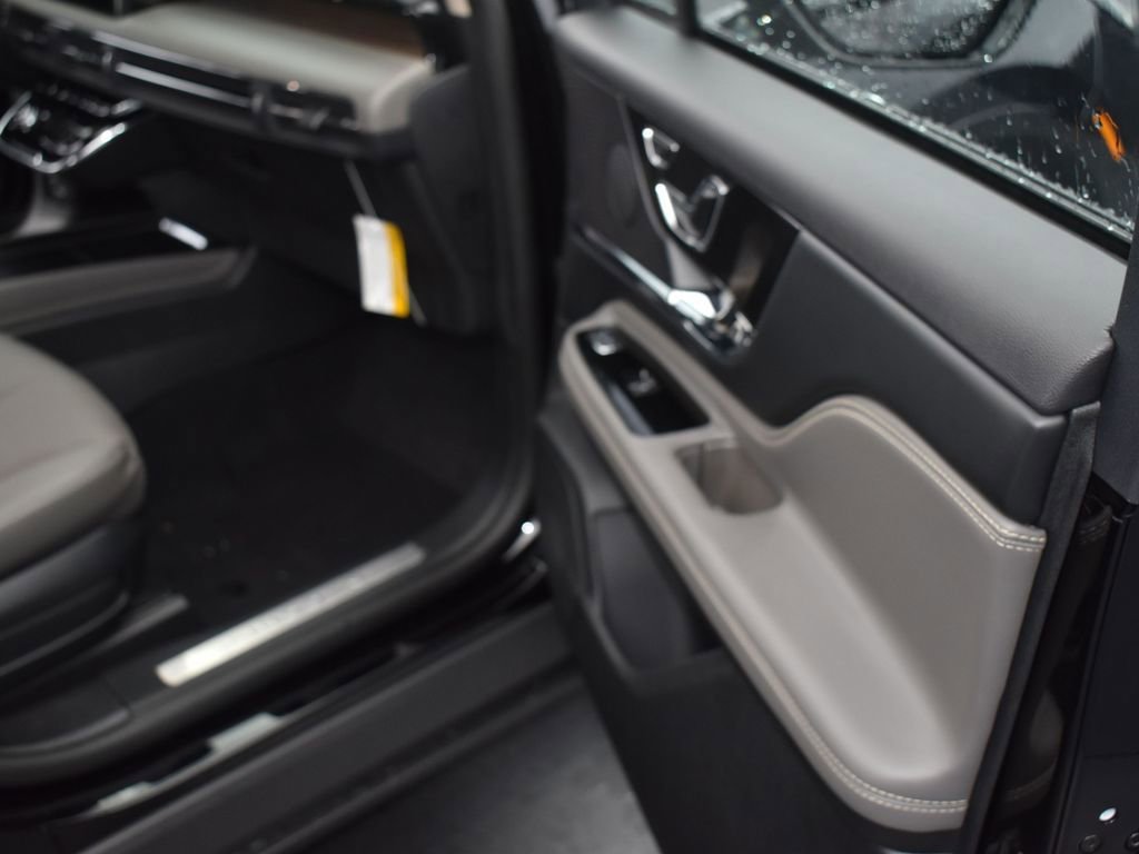 New 2026 Lincoln Corsair Grand Touring AWD/4WD image 17