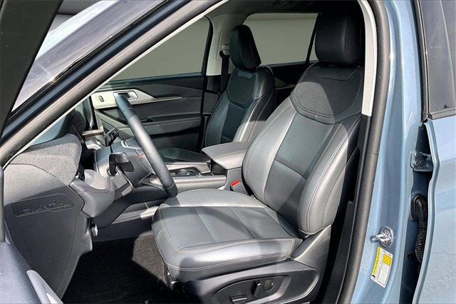 Used 2025 Ford Explorer Active w/ Active Comfort Package image 21