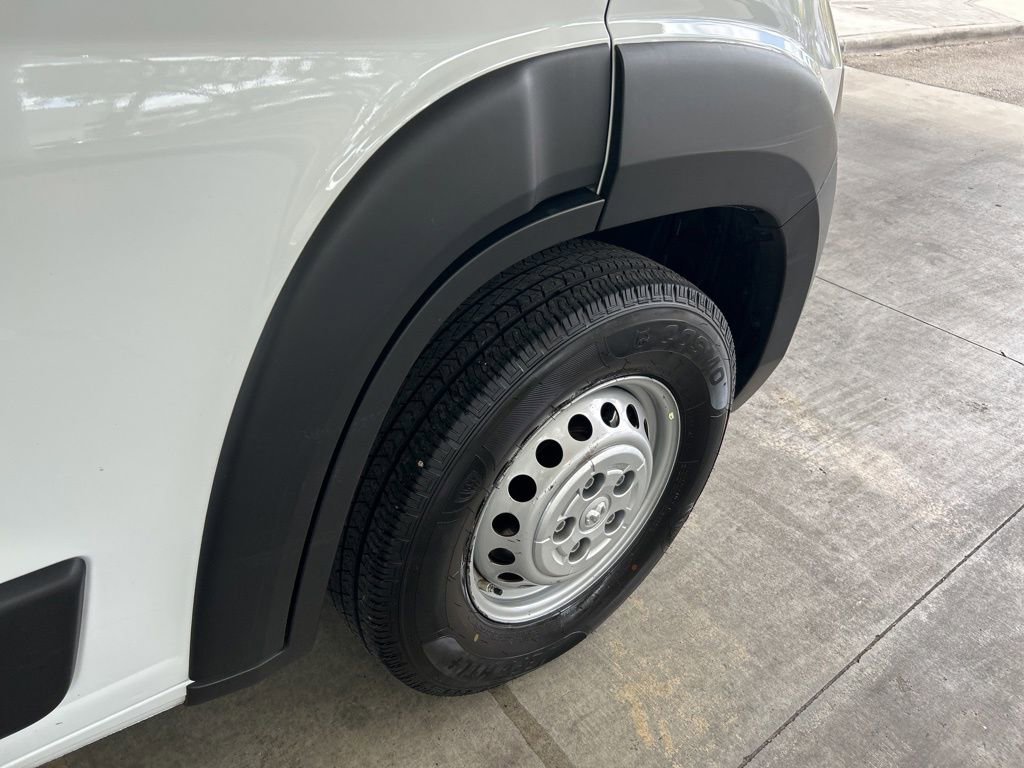 Used 2025 RAM ProMaster 2500 w/ Convenience Group FWD image 19