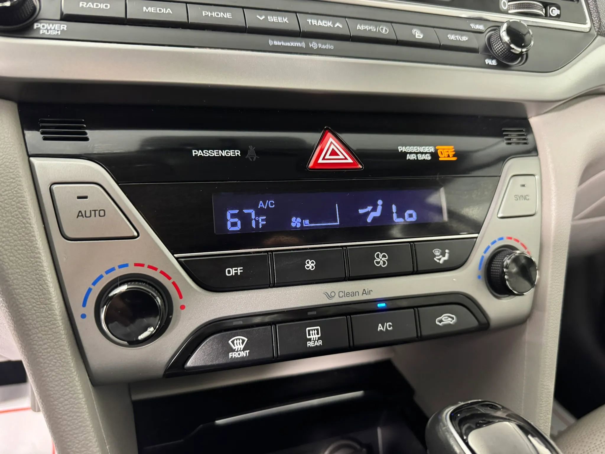 Used 2017 Hyundai Elantra Limited FWD image 21