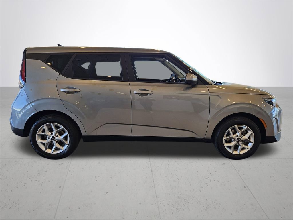 Used 2025 Kia Soul LX w/ LX Technology Package image 6