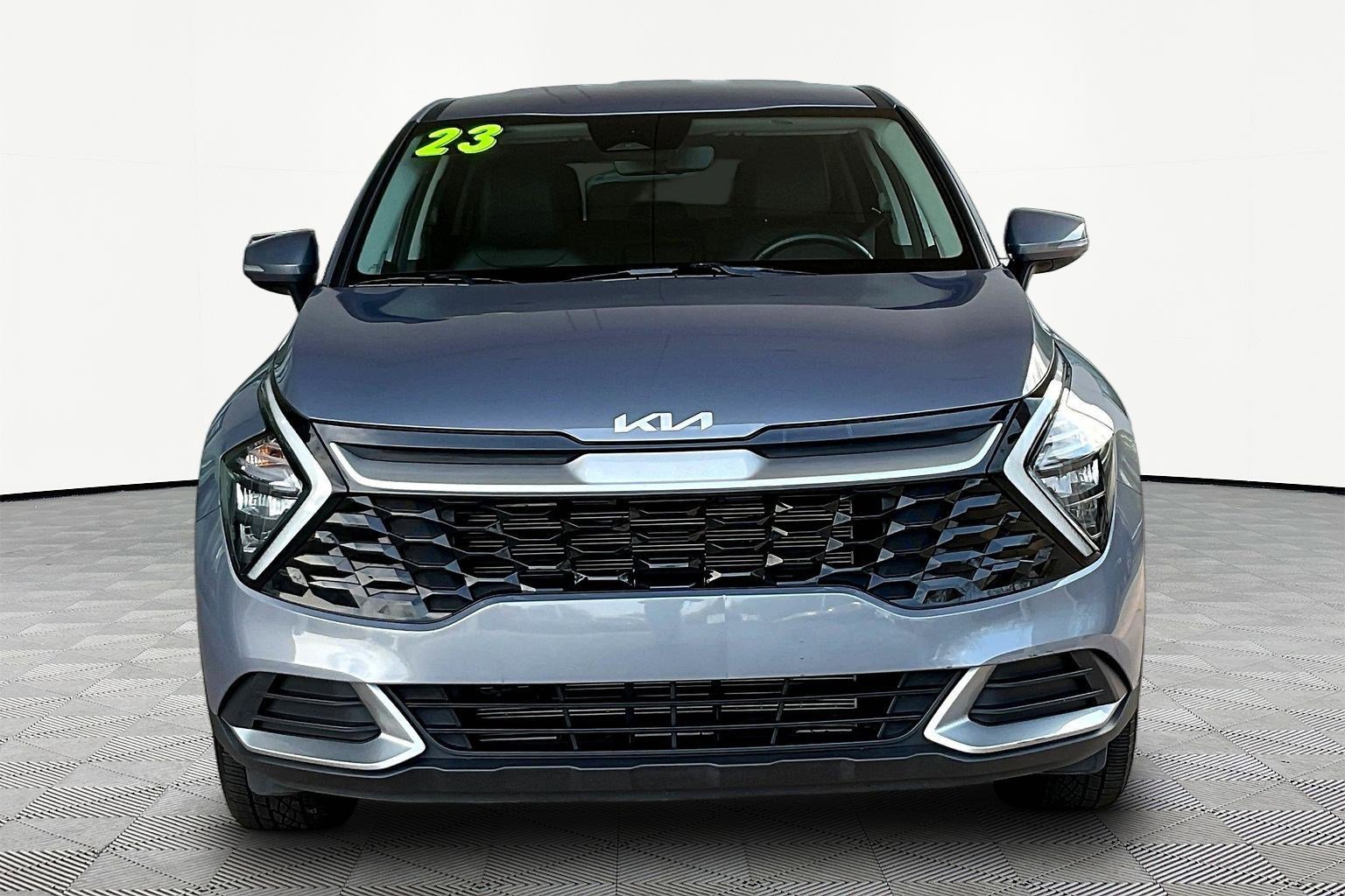 Used 2023 Kia Sportage EX image 2