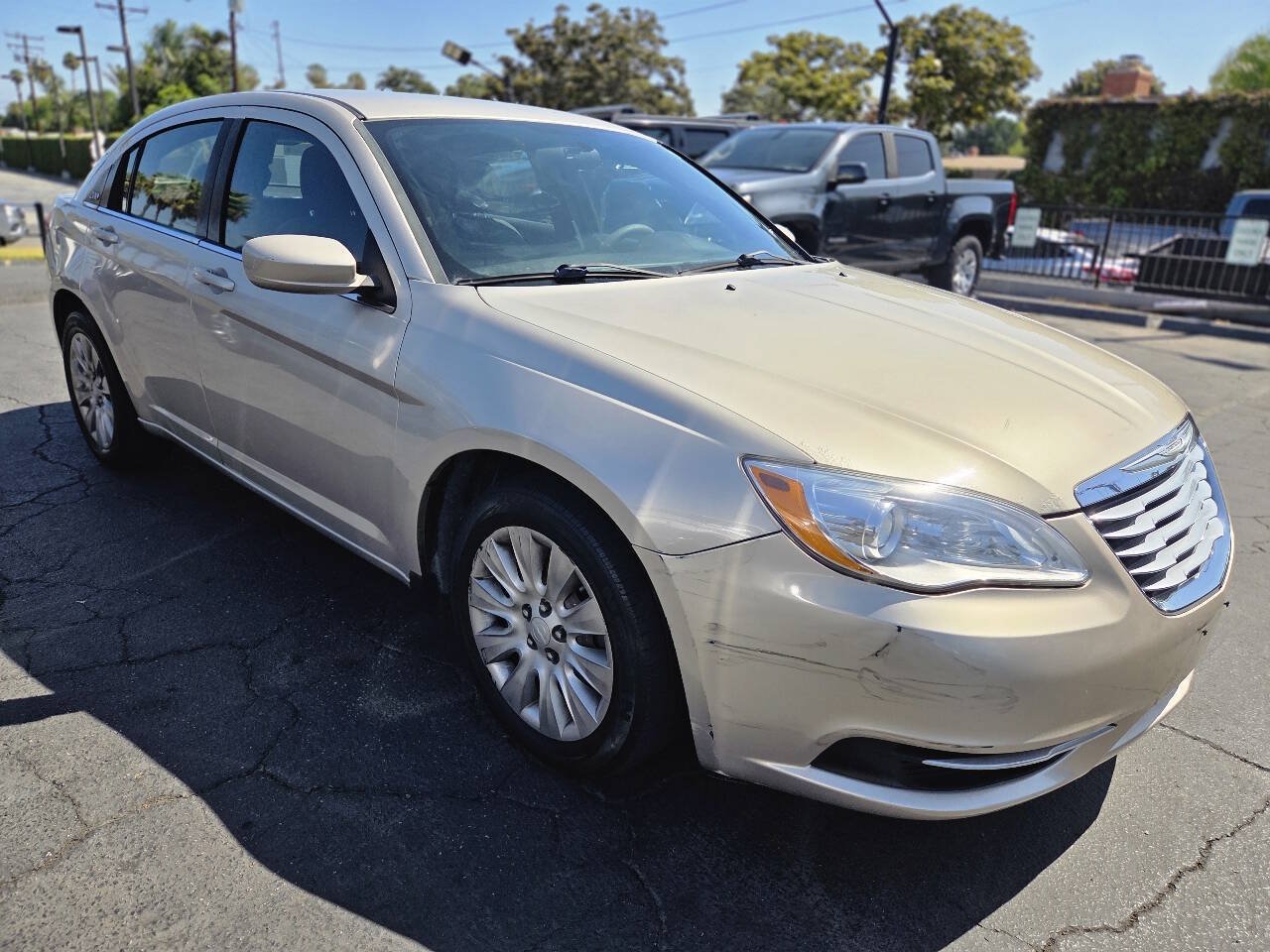 Used 2014 Chrysler 200 LX FWD image 3