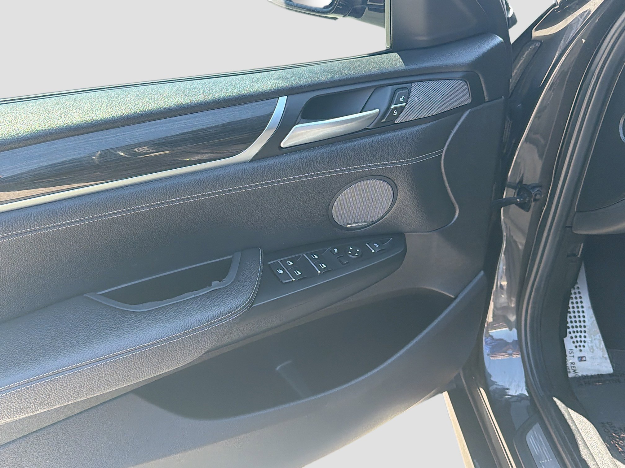 Used 2018 BMW X4 M40i image 16