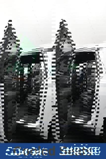 Used 2023 Chevrolet Suburban Premier image 16