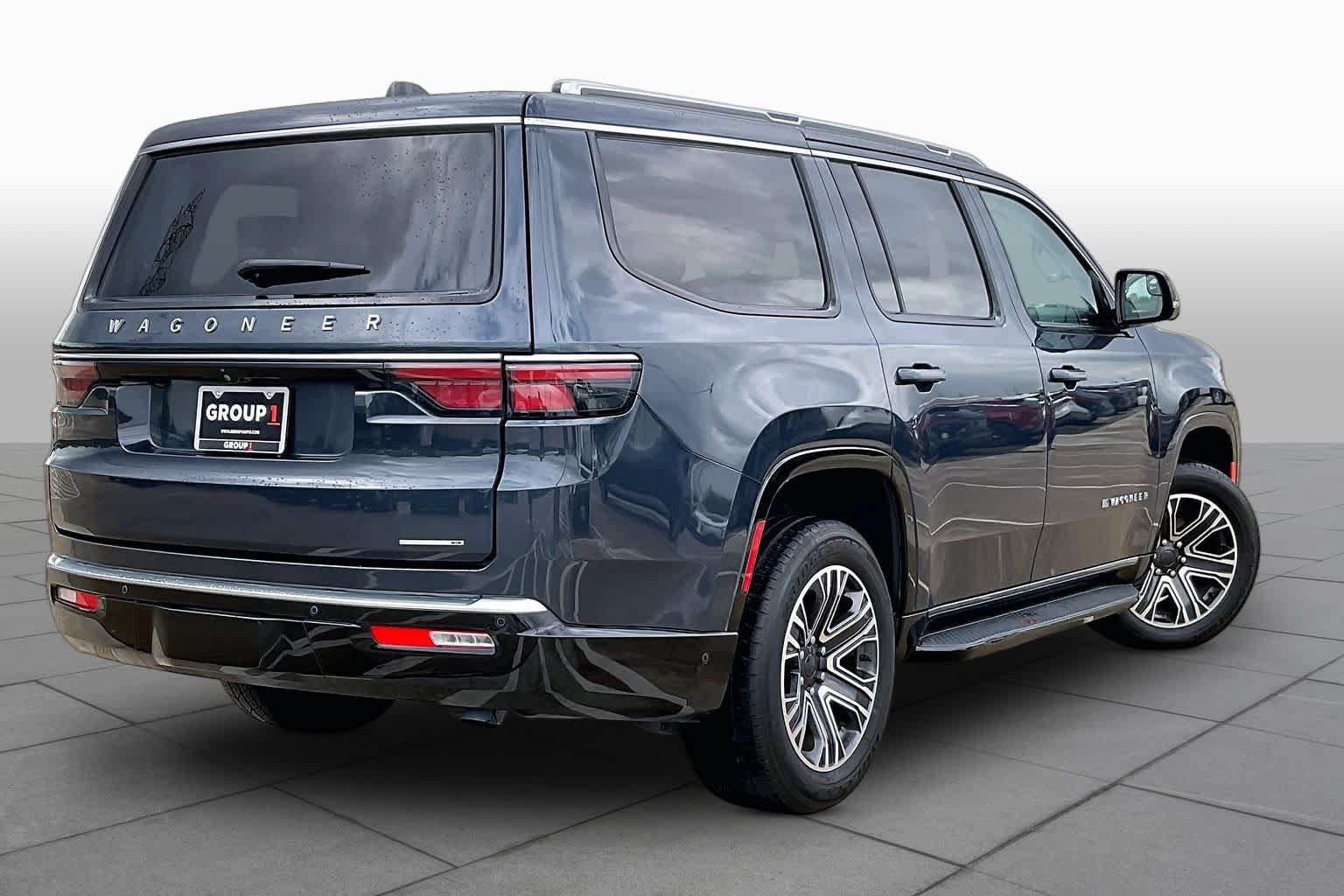 Used 2023 Jeep Wagoneer Series II w/ Convenience Group I RWD image 10