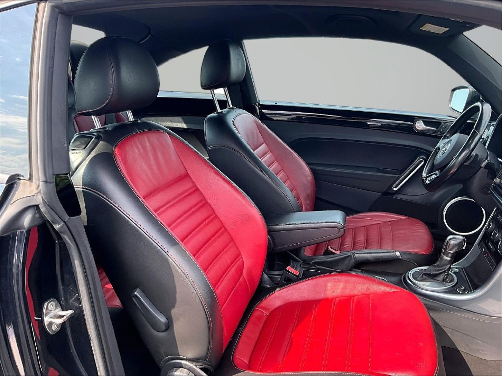 Used 2017 Volkswagen Beetle R-Line SEL FWD image 7