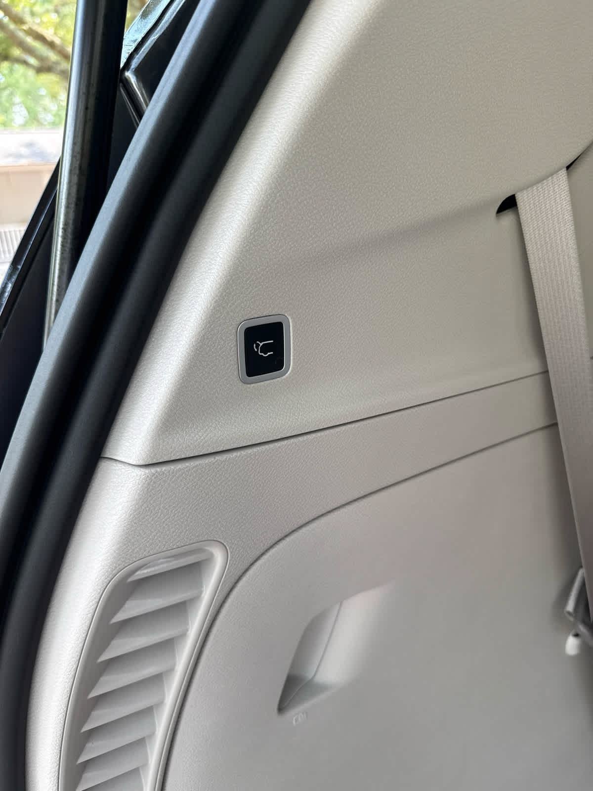 Used 2021 Chrysler Pacifica Touring-L w/ Premium & Safety Sphere Group FWD image 14