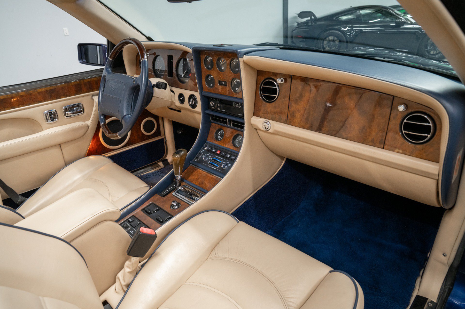 Used 1999 Bentley Azure Mulliner RWD image 13