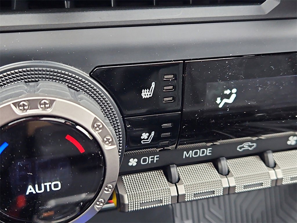 New 2025 Toyota Tacoma 4x4 Double Cab Hybrid image 13