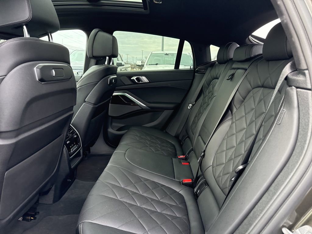 Used 2024 BMW X6 xDrive40i w/ Premium Package image 20
