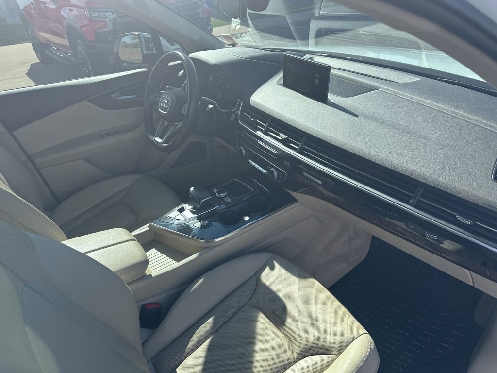 Used 2018 Audi Q7 3.0T Prestige image 30