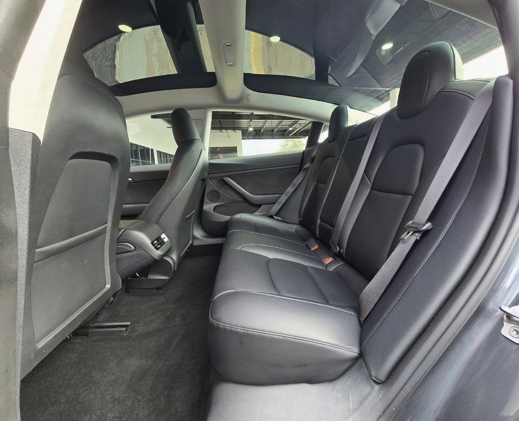 Used 2023 Tesla Model 3 Standard Range image 15