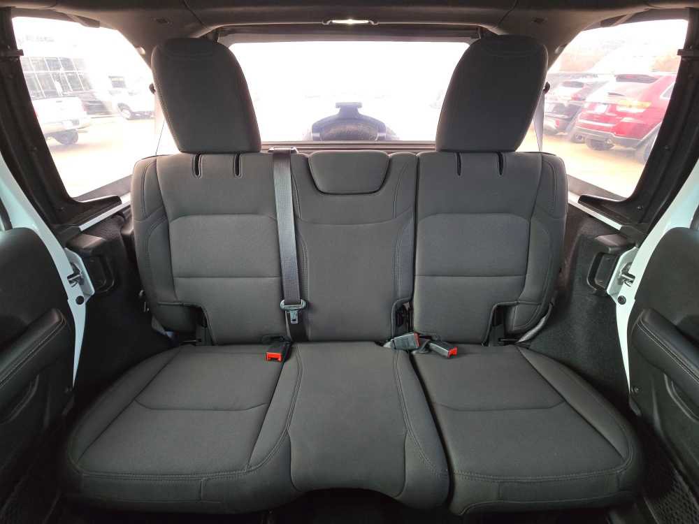 Used 2023 Jeep Wrangler Sahara image 17