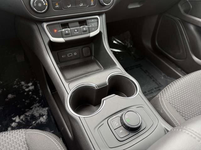 Used 2024 GMC Terrain SLE image 29