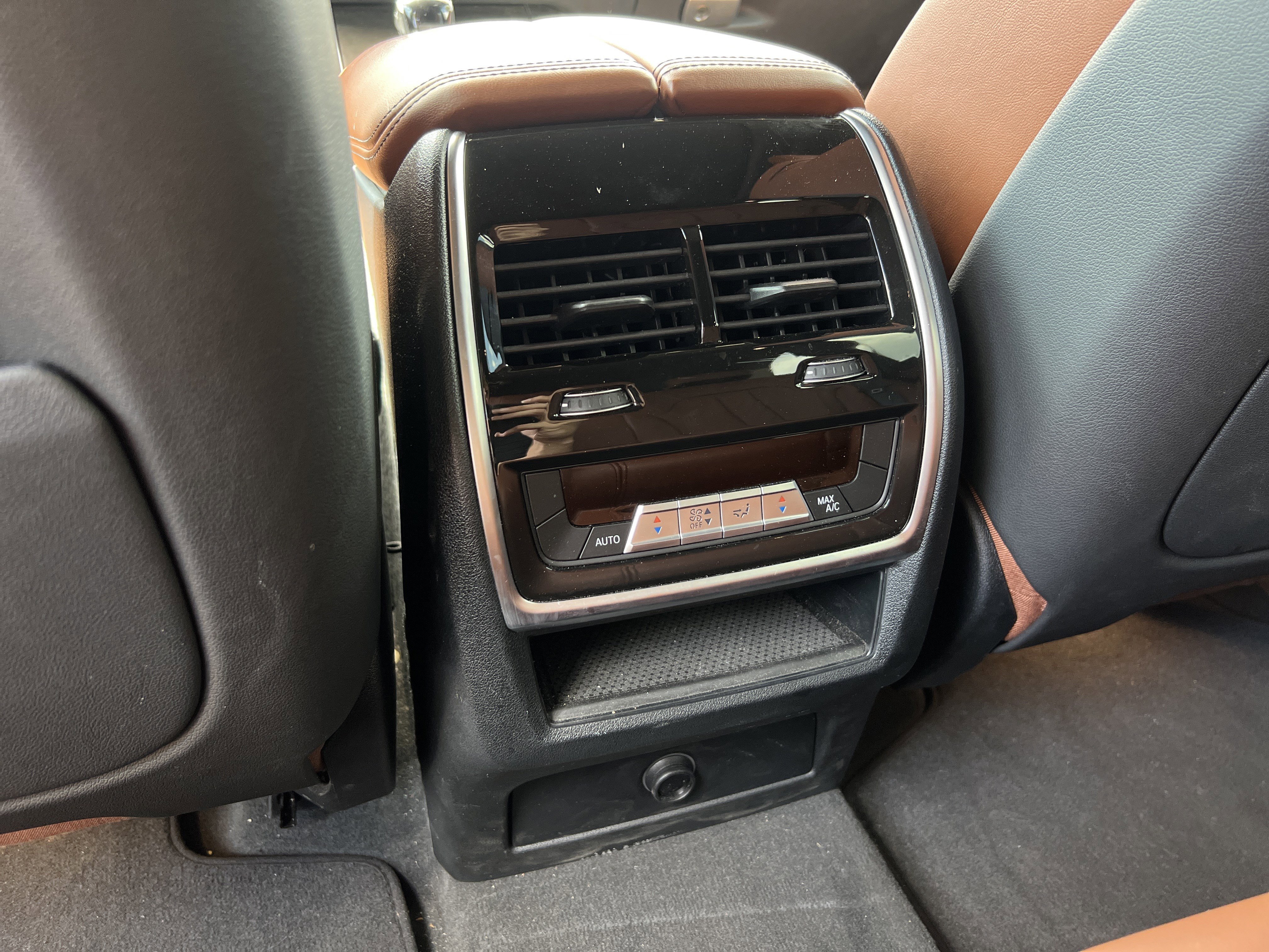 Certified 2022 BMW X5 xDrive40i w/ M Sport Package AWD/4WD image 41