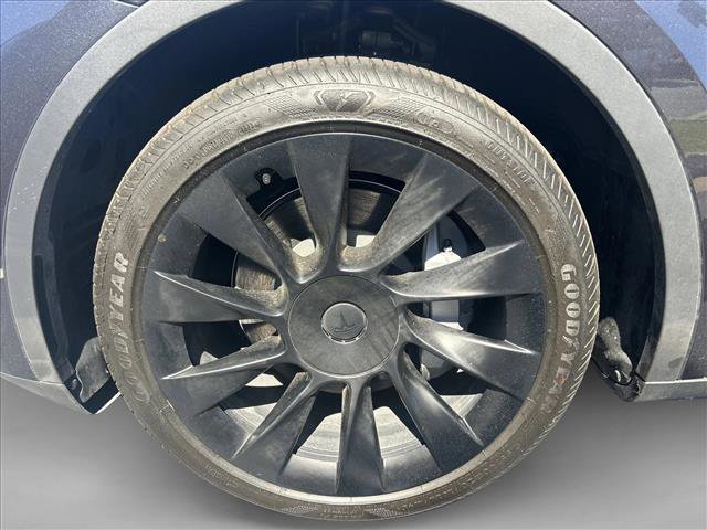 Used 2024 Tesla Model Y Long Range AWD/4WD image 20