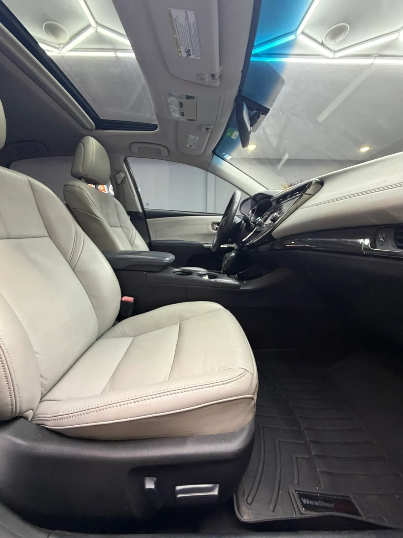 Used 2013 Toyota Avalon XLE Touring FWD image 26