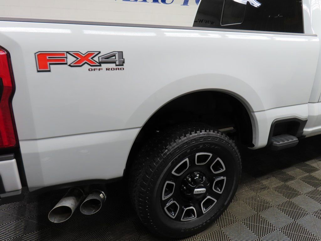 Used 2025 Ford F250 Platinum w/ FX4 Off-Road Package AWD/4WD image 40