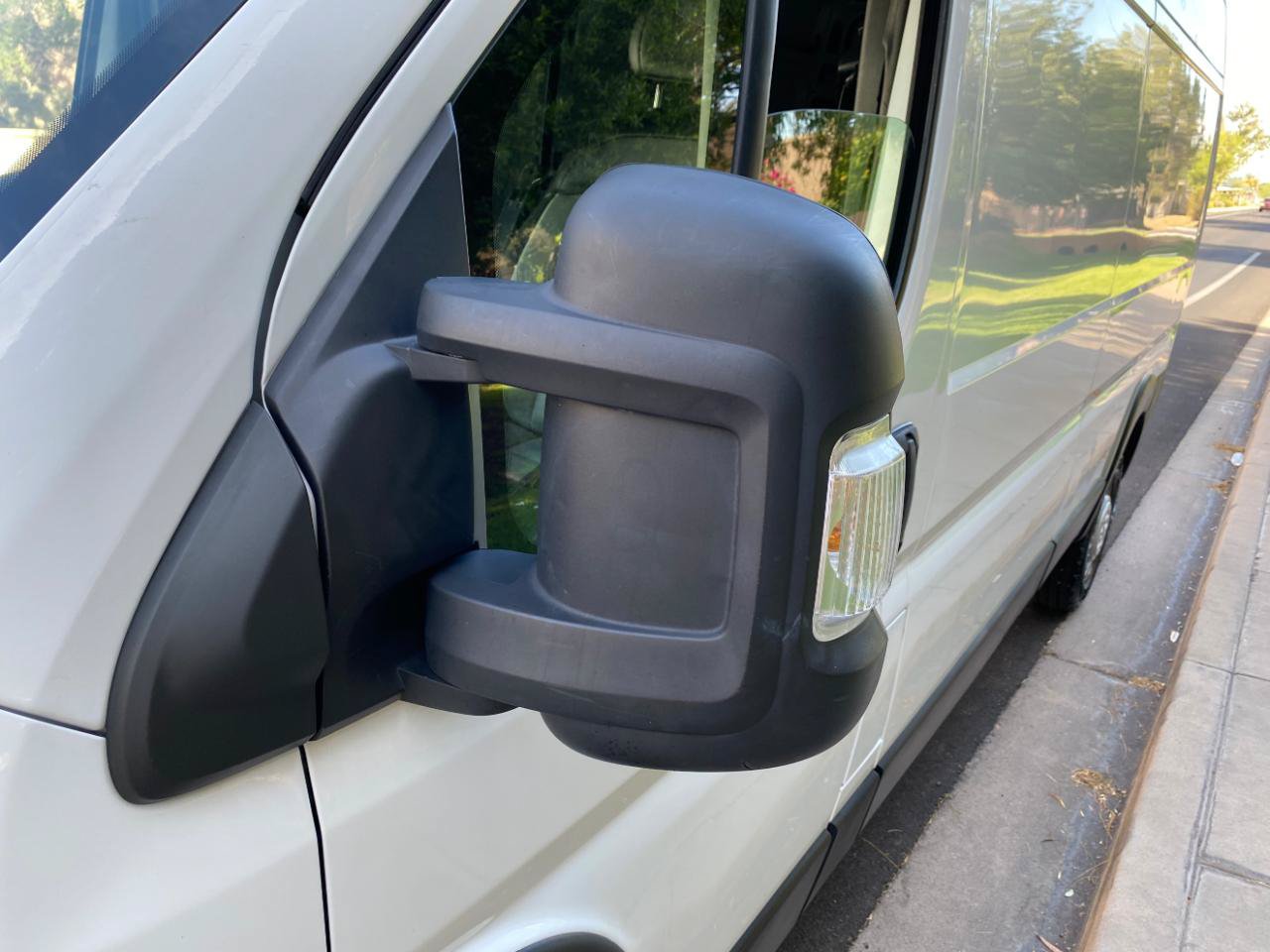 Used 2022 RAM ProMaster 2500 w/ Convenience Group FWD image 17